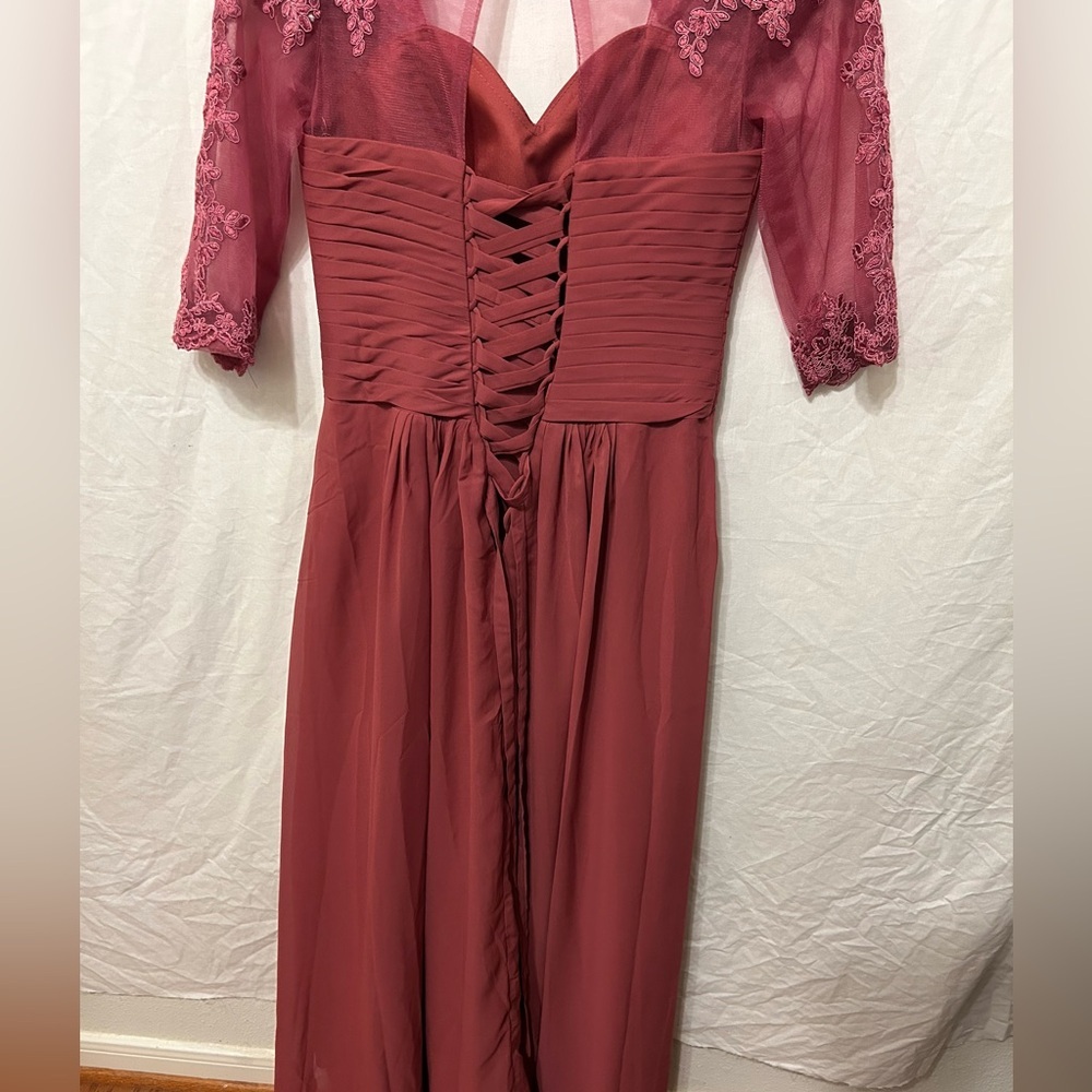 Elegant High-Low Lace Gown – Burgundy - Picture 4 of 4